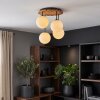 Modern kluster-taklampa Gastor med fyra vita, runda glasskärmar och trälameller