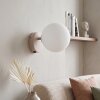 Modern Klot-vägglampa Gastor med sluten vit glasskärm och sandfärgat fäste