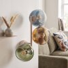 Modern vägglampa Koyoto med tre runda glasskärmar i blått, grönt och guld