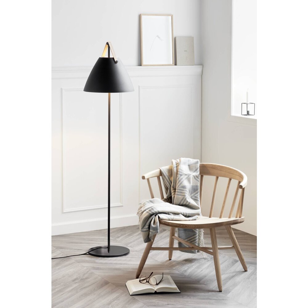 Design For The People by Nordlux STRAP Golvlampa Svart, 1-ljuskällor main product photo